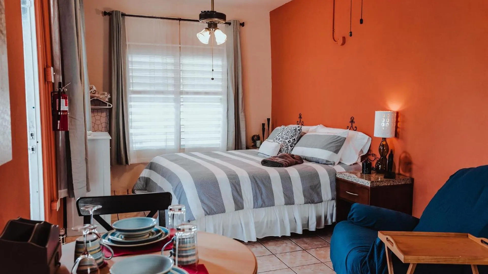 公寓 2 Cozy College Student Room With Ac, Wi-Fi, Kitchenette 圣胡安